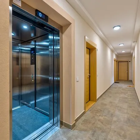 アパート Topaz Imperial ズラティボール