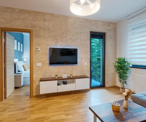 Topaz Imperial * زلاتيبور